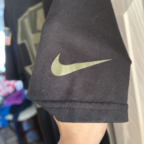 Nike SALUTE TO service Cin-B t-shirt - Picture 4 of 4